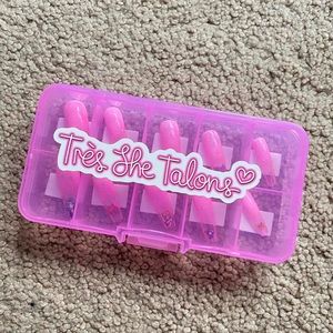 Tres She Salon Handmade Press On Nails